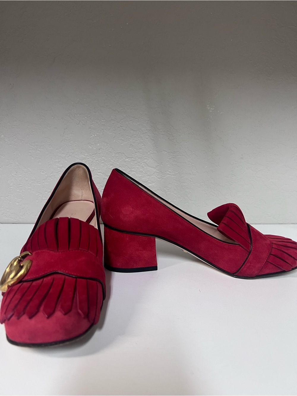 Gucci Red Suede Fringe Loafers with Gold Hardware - Picture 2 of 5
